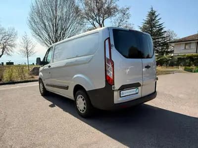Ford Transit Custom Van 290 L1H1 — Utilitaire fiable diesel, 102'000 km, sièges ventilés — tableau de bord