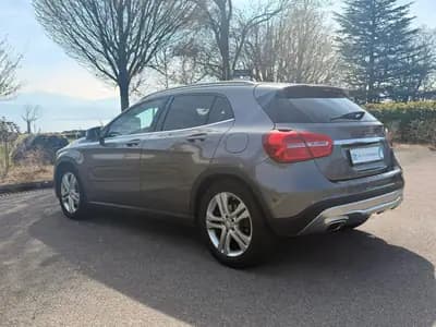 Mercedes-Benz GLA 250 AMG Line 4Matic — SUV compact premium, 145'000 km, garantie — tableau de bord