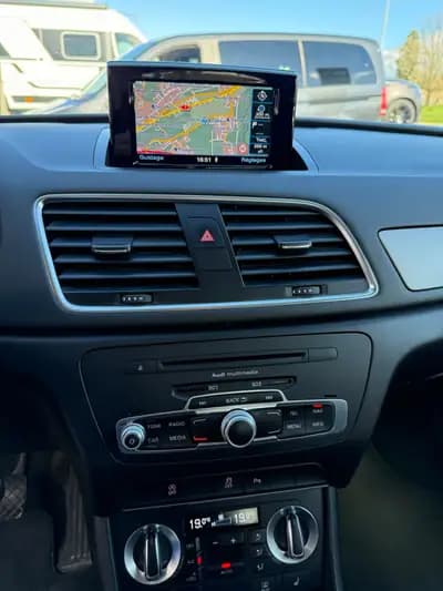 Audi Q3 1.4 TFSI – SUV compact dynamique sans sinistre — tableau de bord