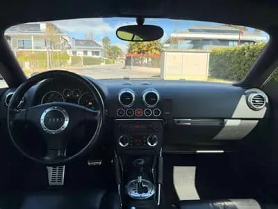 Audi TT Coupé 3.2 quattro — Sportive iconique, 250 ch et transmission automatique — Miniature 12