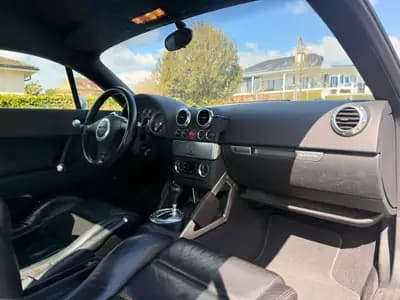 Audi TT Coupé 3.2 quattro — Sportive iconique, 250 ch et transmission automatique — Miniature 13