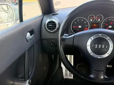 Audi TT Coupé 3.2 quattro — Sportive iconique, 250 ch et transmission automatique — Miniature 15