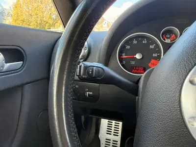 Audi TT Coupé 3.2 quattro — Sportive iconique, 250 ch et transmission automatique — Miniature 17