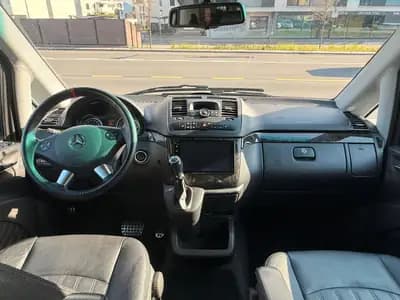 Mercedes-Benz Viano 3.0 CDI — Monospace 8 places, motorisation robuste et équipements premium — Miniature 12