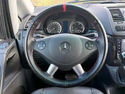Mercedes-Benz Viano 3.0 CDI — Monospace 8 places, motorisation robuste et équipements premium — Miniature 13