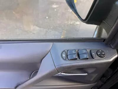 Mercedes-Benz Viano 3.0 CDI — Monospace 8 places, motorisation robuste et équipements premium — Miniature 23