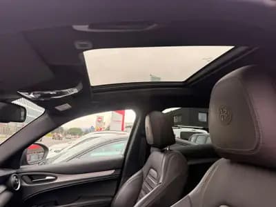 Alfa Romeo Stelvio 2.0 Veloce Q4 — SUV sportif Black Edition, 280 ch, faible kilométrage — Miniature 28