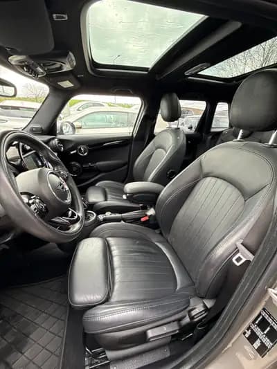 MINI Cooper S Steptronic – Sportivité et élégance urbaine garanties — détail