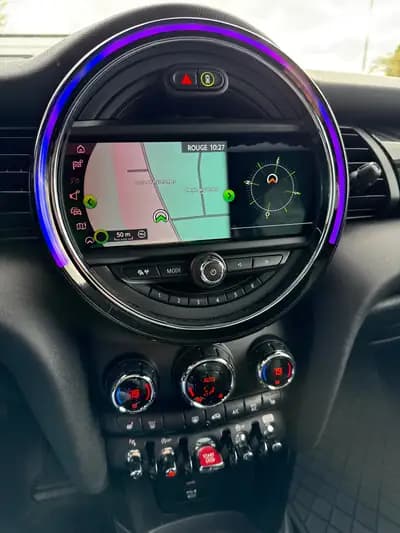 MINI Cooper S Steptronic – Sportivité et élégance urbaine garanties — Miniature 9