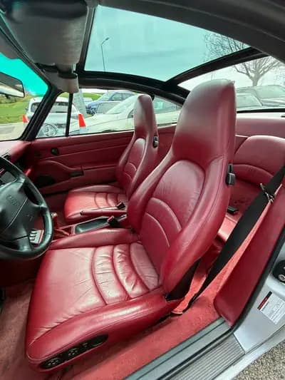 Porsche 911 Targa 1996 — Un cabriolet iconique suisse, sans accident, parfaitement préservé — Miniature 12