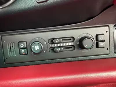 Porsche 911 Targa 1996 — Un cabriolet iconique suisse, sans accident, parfaitement préservé — Miniature 16