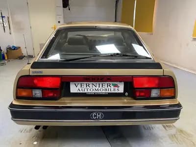 Nissan 300 ZX T — Coupé sportif des années 80, moteur 3.0L turbo et bas kilométrage — intérieur