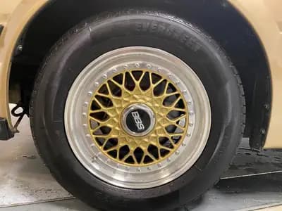 Nissan 300 ZX T — Coupé sportif des années 80, moteur 3.0L turbo et bas kilométrage — Miniature 7