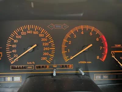 Nissan 300 ZX T — Coupé sportif des années 80, moteur 3.0L turbo et bas kilométrage — Miniature 14