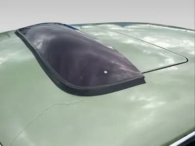 Mercedes-Benz SLC 350 — Coupé sportif de légende, véhicule vétéran suisse certifié — Miniature 11