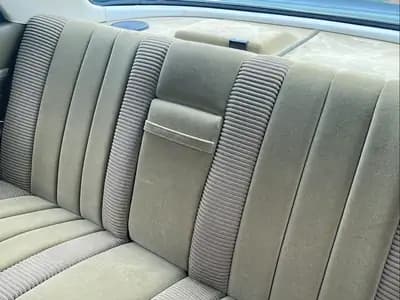 Mercedes-Benz SLC 350 — Coupé sportif de légende, véhicule vétéran suisse certifié — Miniature 14